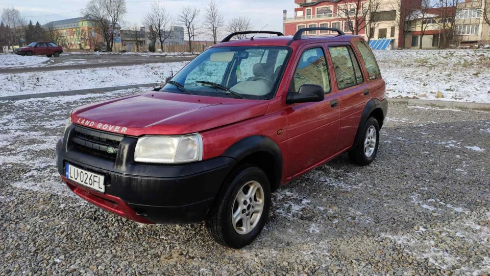 Land Rover Freelander Червоний танк 5