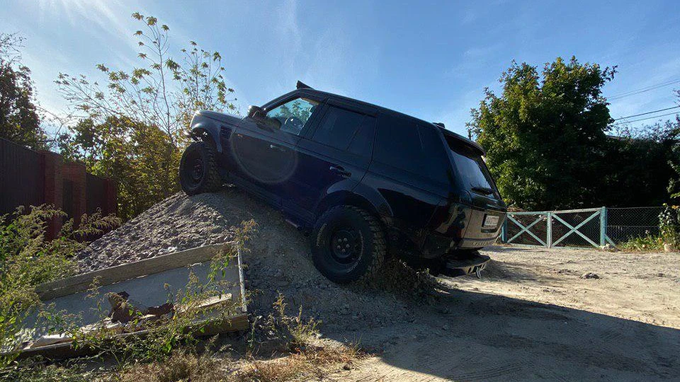 Land Rover Range Rover Sport Road Train 2