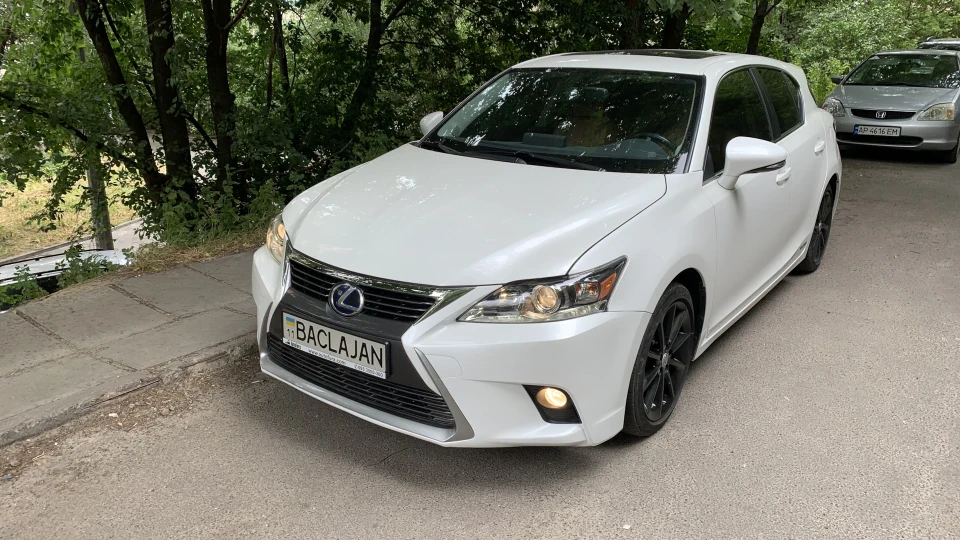 Lexus CT 200h 2