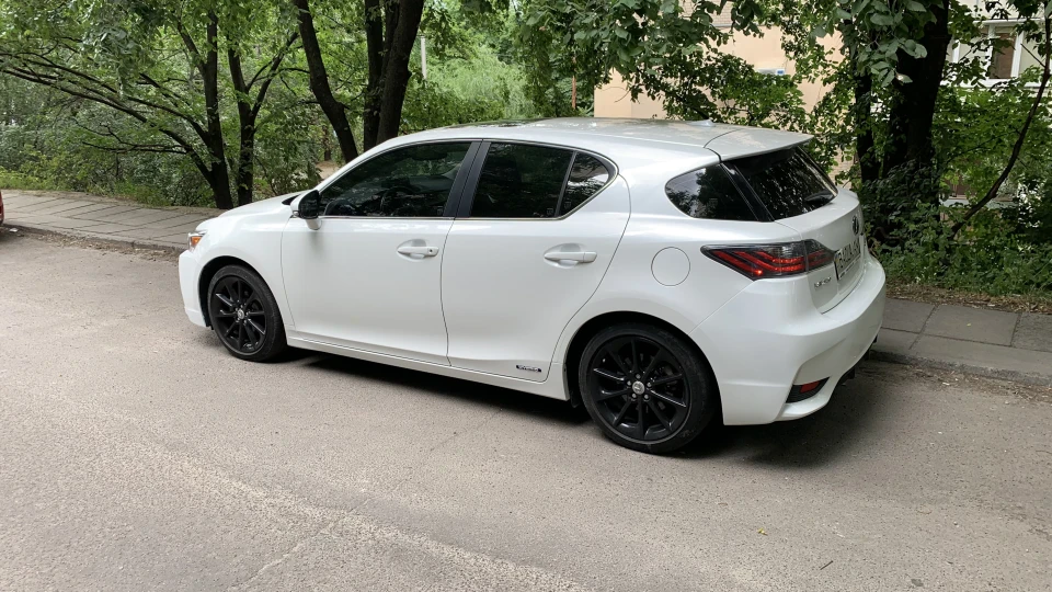 Lexus CT 200h 3