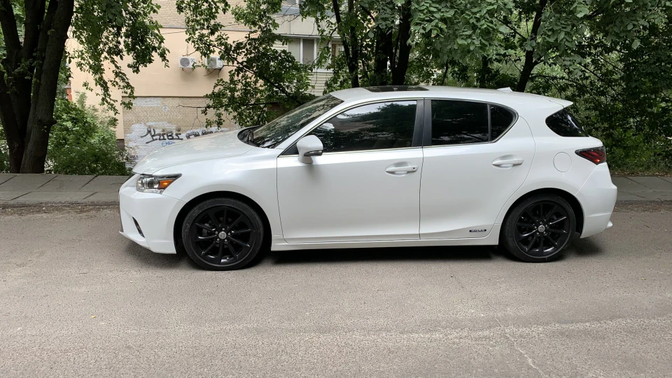 Lexus CT 200h 4