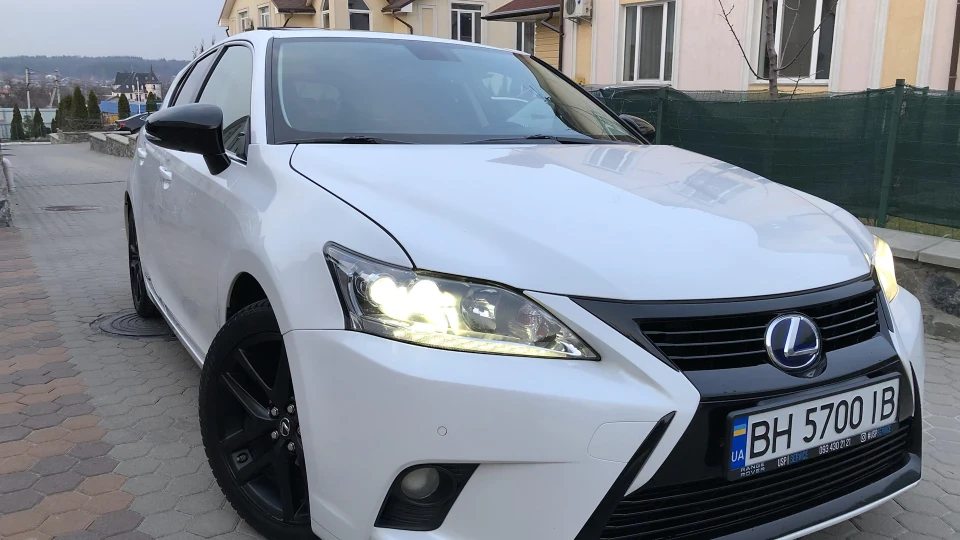 Lexus CT 200h 3