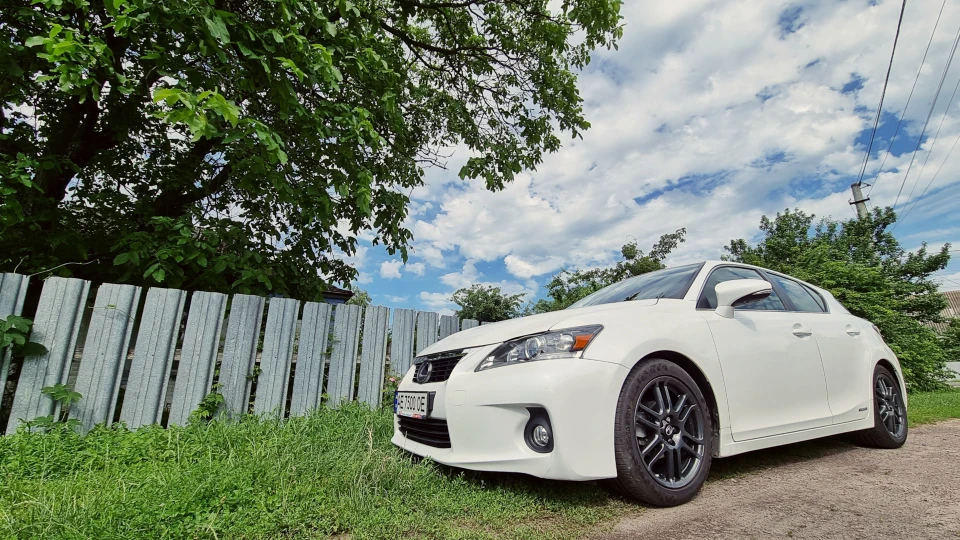 Lexus CT 200h 3