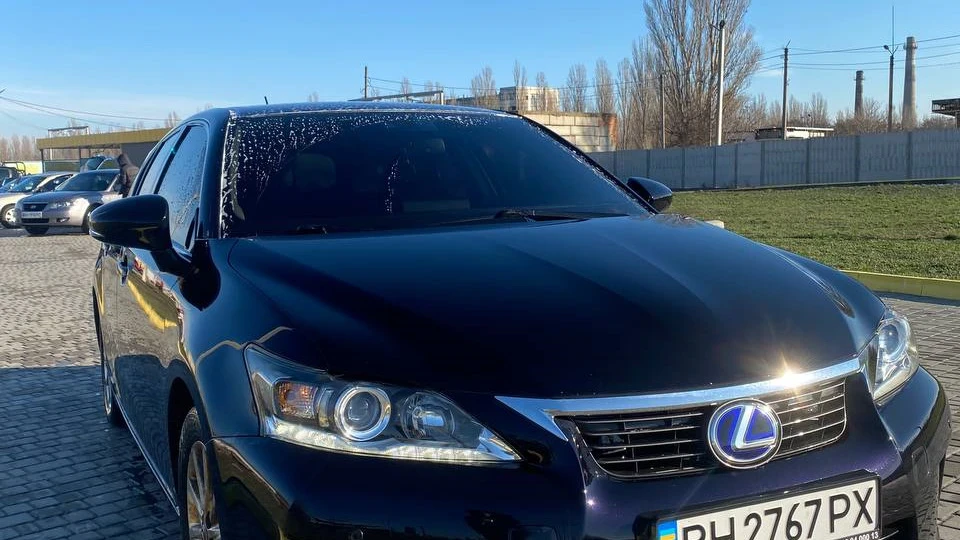 Lexus CT 200h Фіолетова мрія