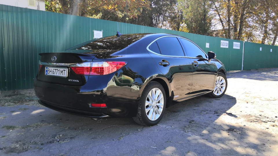 Lexus ES 300h 5