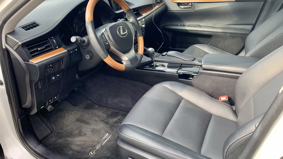 Lexus ES 300h 2