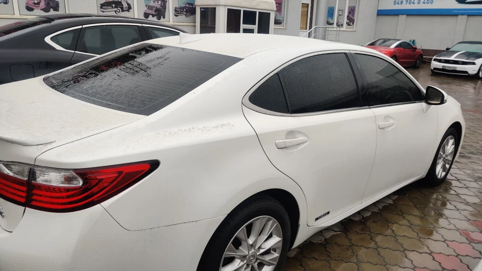 Lexus ES 300h Білий перламутр