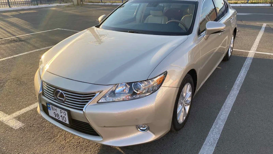 Lexus ES 300h Gold Dust 2