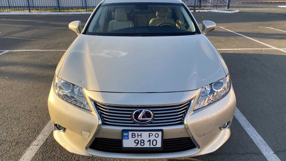 Lexus ES 300h Gold Dust 4