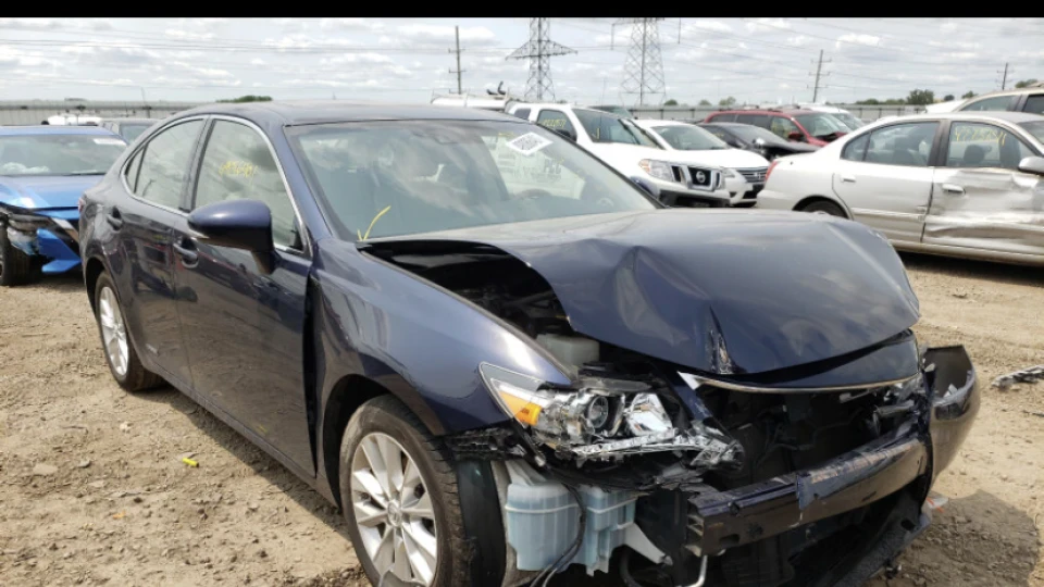 Lexus ES 300h Hybrid Deep Sea Mica 3