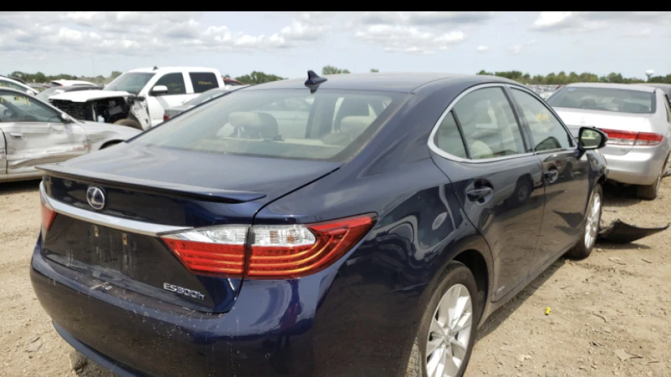 Lexus ES 300h Hybrid Deep Sea Mica 5