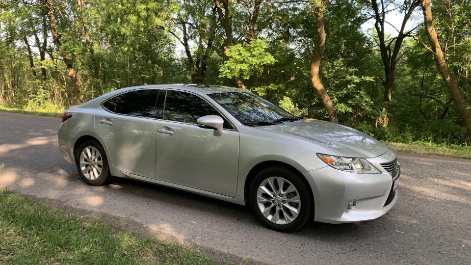 Lexus ES 300h Silver bullet 2