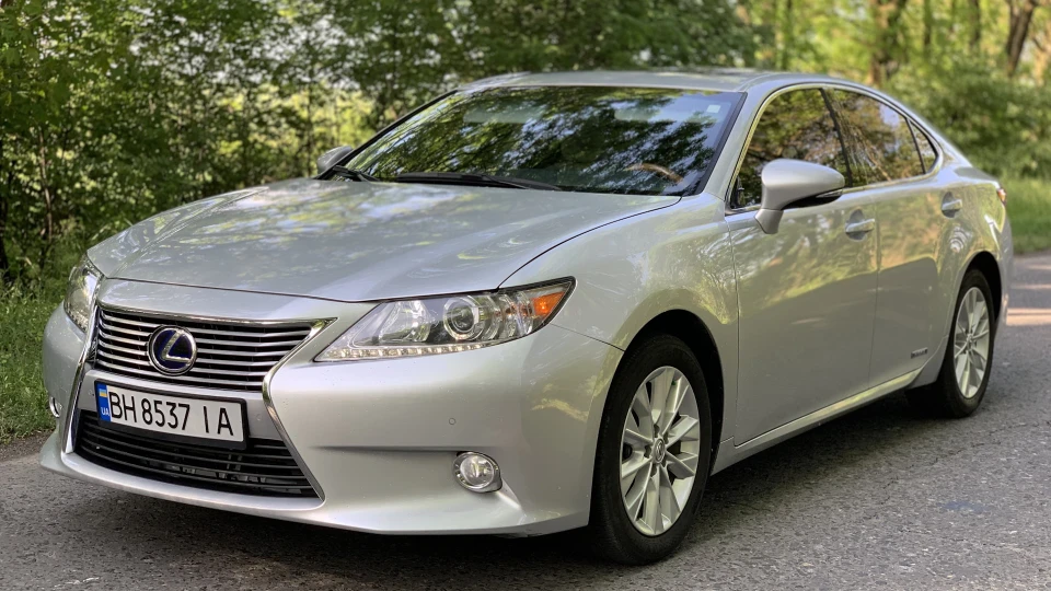 Lexus ES 300h Silver bullet 3