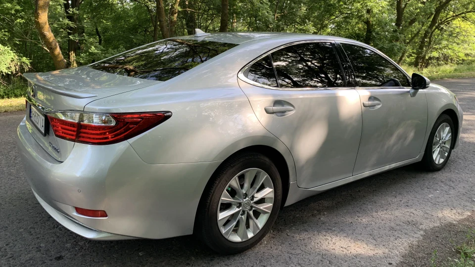 Lexus ES 300h Silver bullet 5