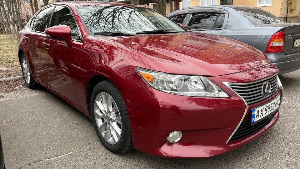 Lexus ES 300h Вишенька