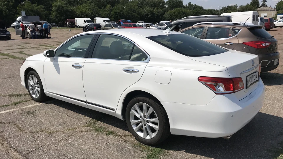 Lexus ES