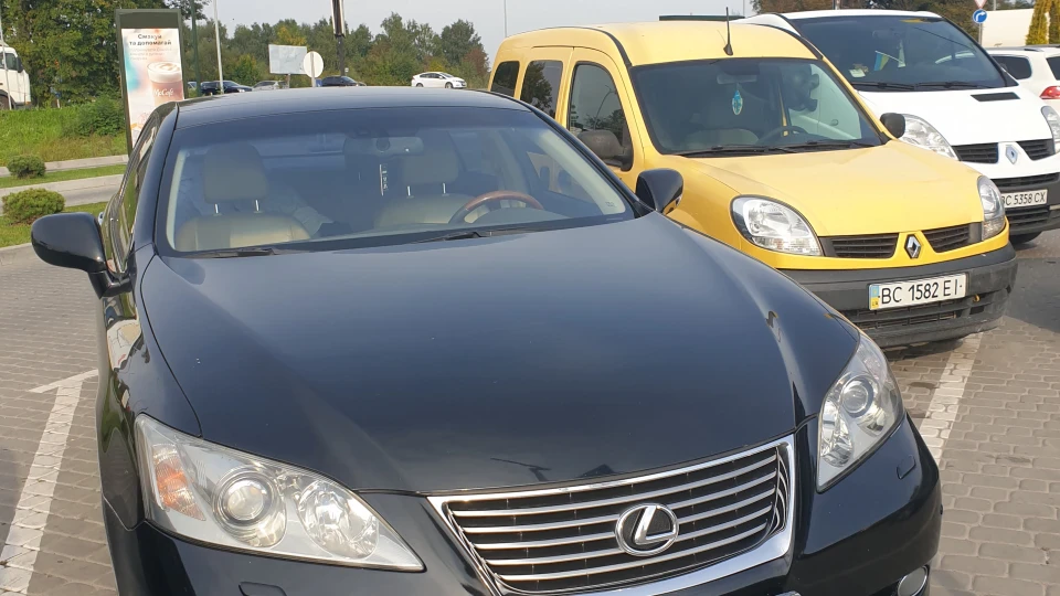 Lexus ES