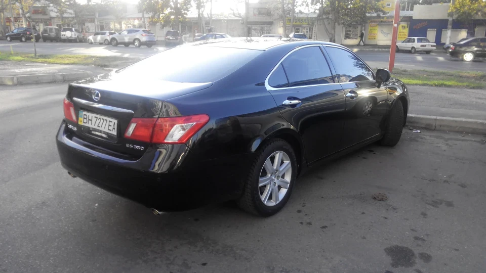 Lexus ES
