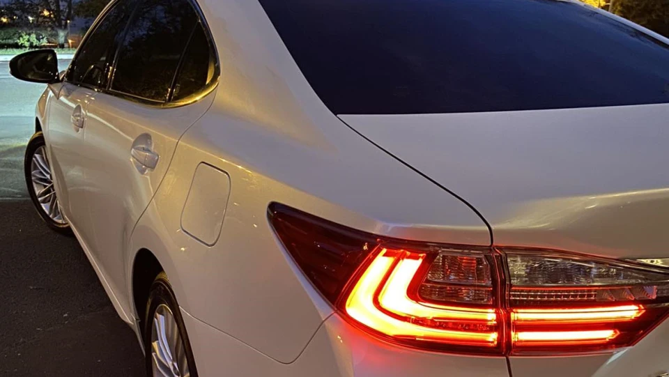 Lexus ES
