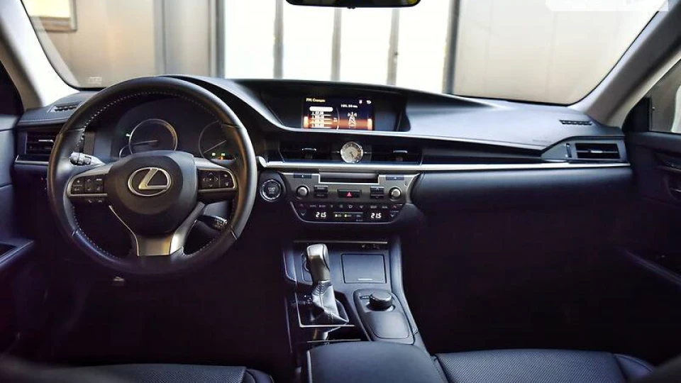 Lexus ES 2