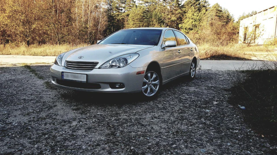 Lexus ES 300 النسخة العربية
