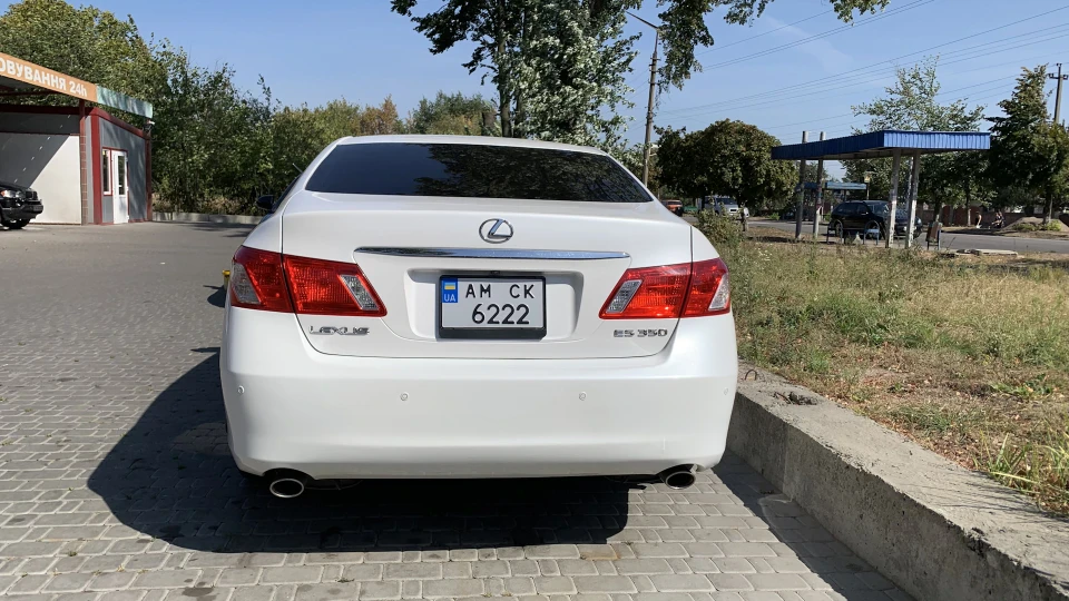 Lexus ES Араб 2