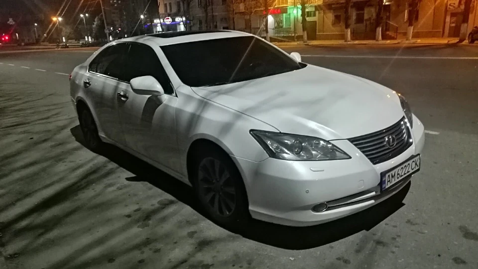 Lexus ES Араб 3