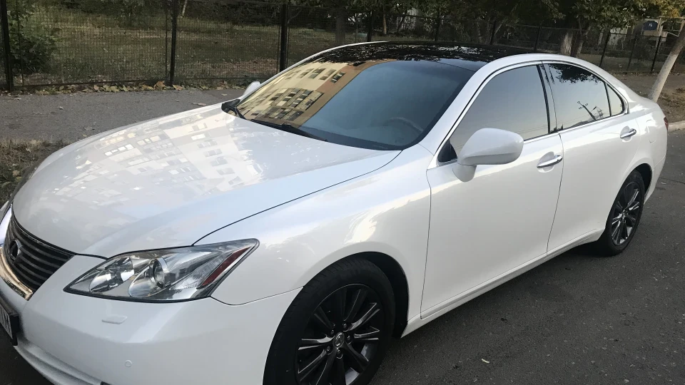 Lexus ES Білий перламутр