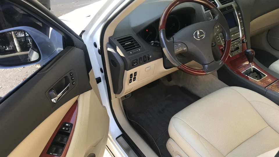 Lexus ES Білий перламутр 5