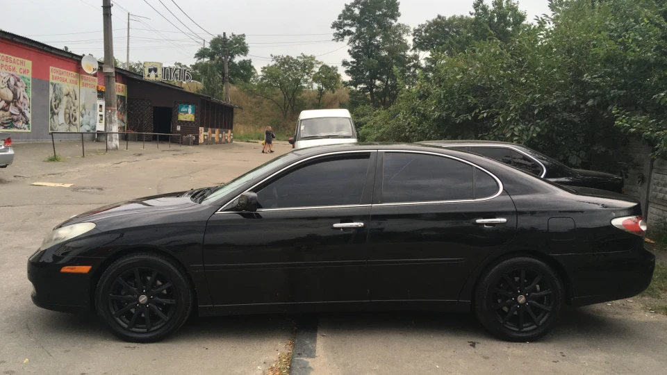 Lexus ES Бежевий диван 3