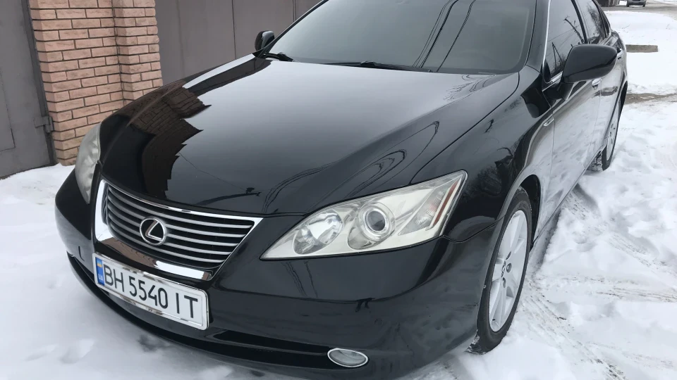 Lexus ES Black Cart 2