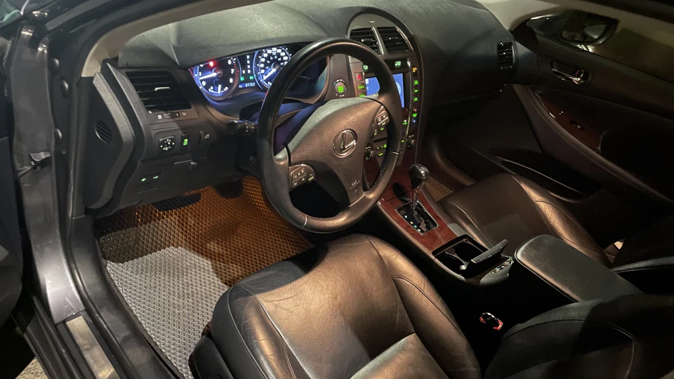 Lexus ES Canada 4