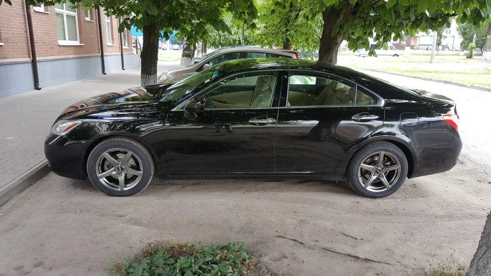 Lexus ES - Чорний Лехус 2