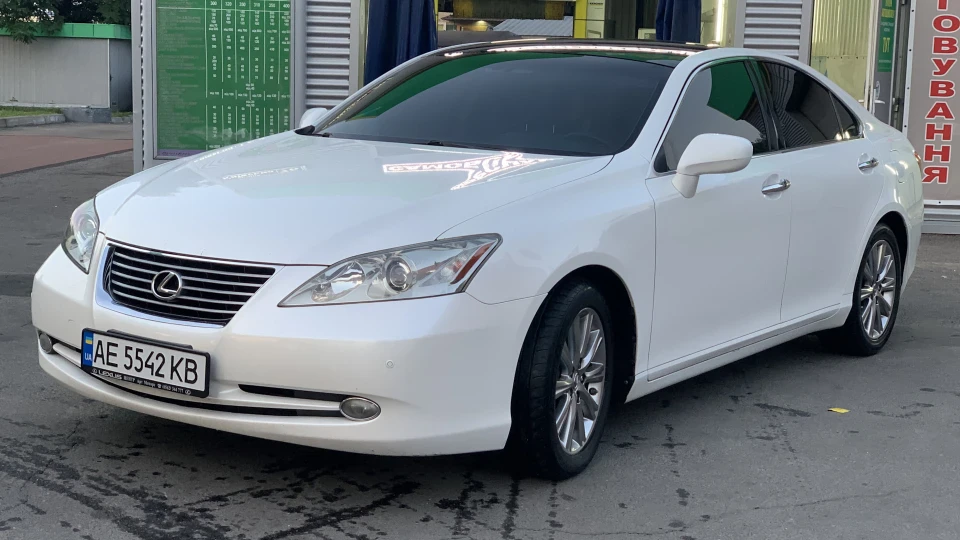 Lexus ES Лукас 4