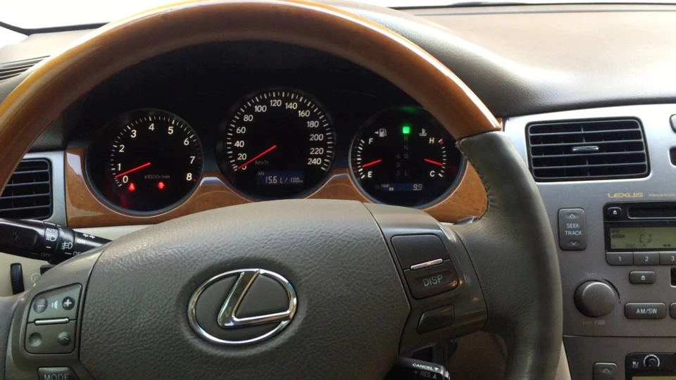 Lexus ES Лухурі))