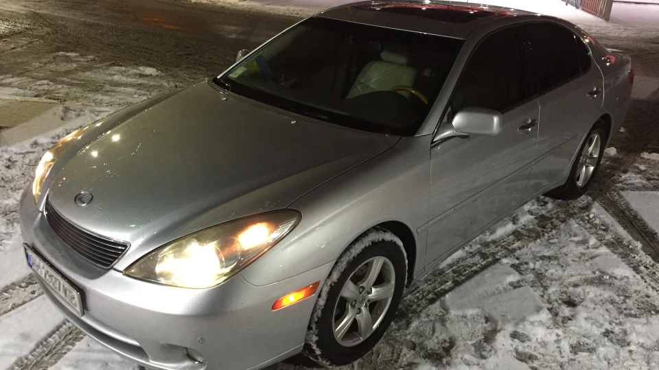 Lexus ES Лухурі)) 2