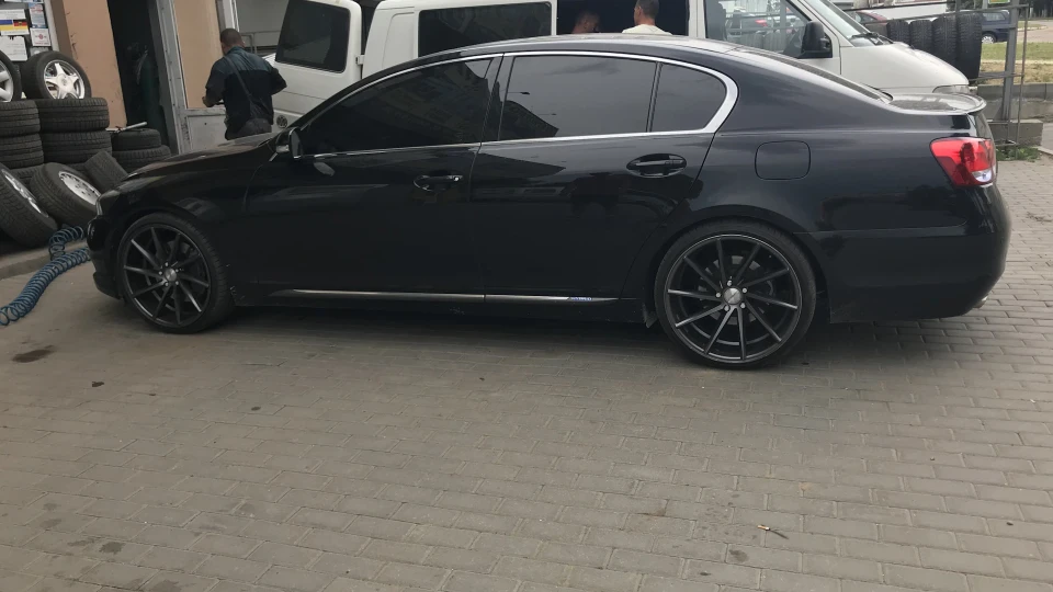 Lexus GS 450h 3.5 літра, гібрид