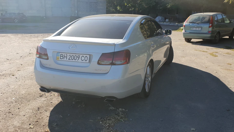 Lexus GS білий тигр 2