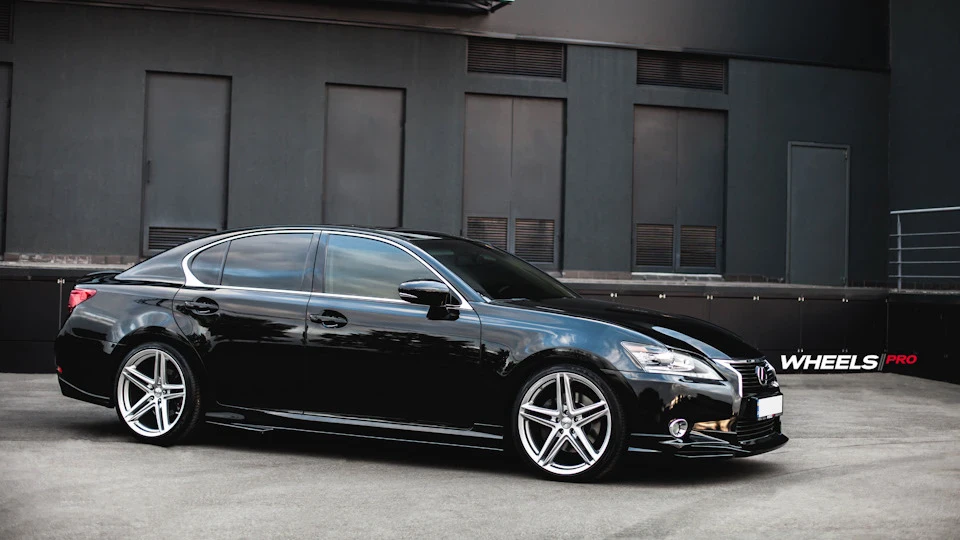 Lexus GS Black Luxury 3