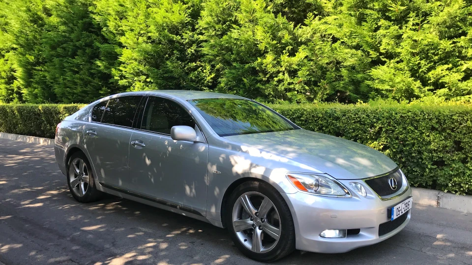 Lexus GS Бог любить трійцю 2