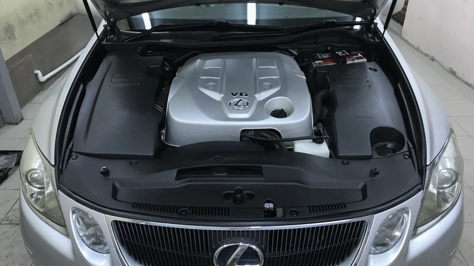 Lexus GS Бог любить трійцю 3