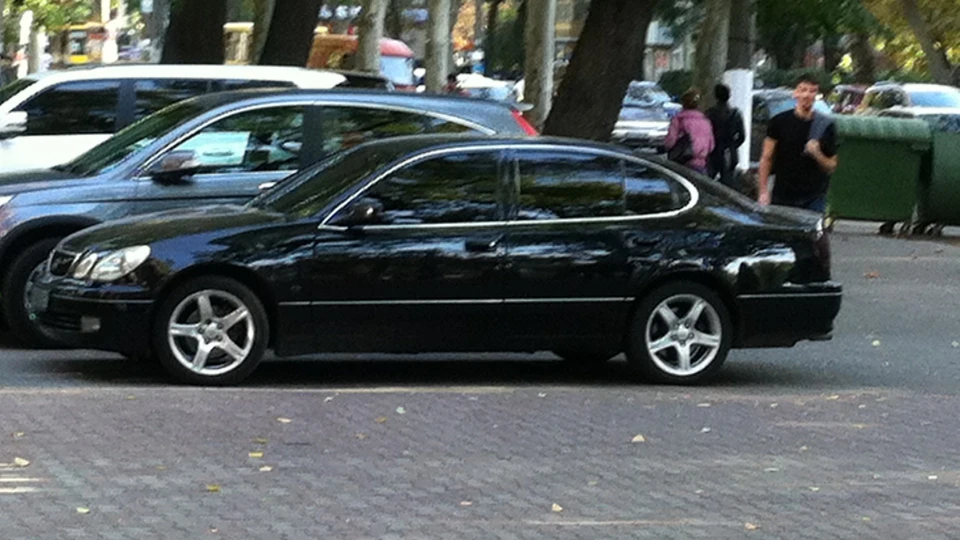 Lexus GS чорний металік