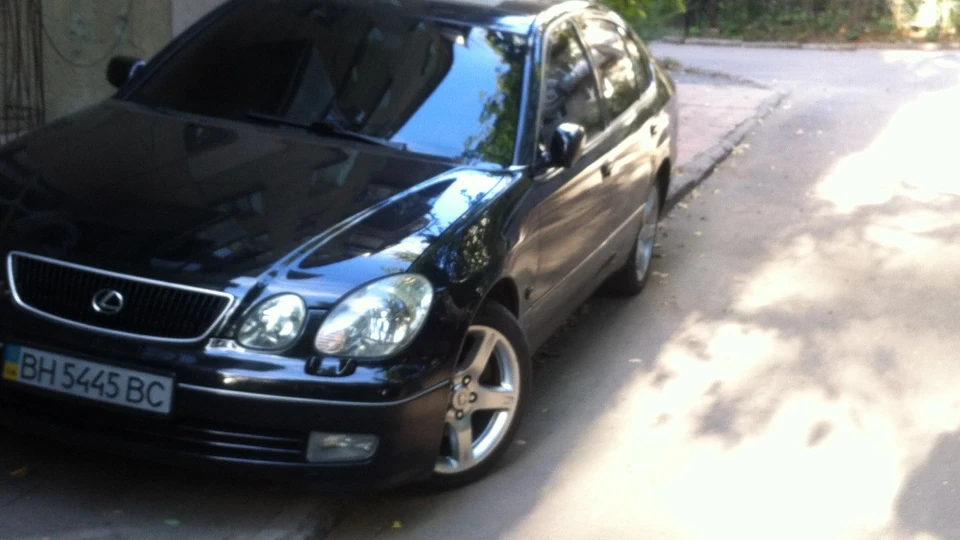 Lexus GS чорний металік 2