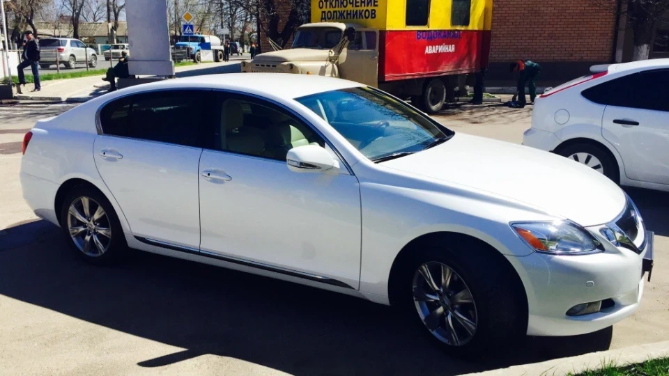 Lexus GS Jessi-White-Pearl 3