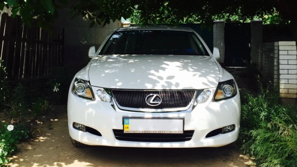 Lexus GS Jessi-White-Pearl 5