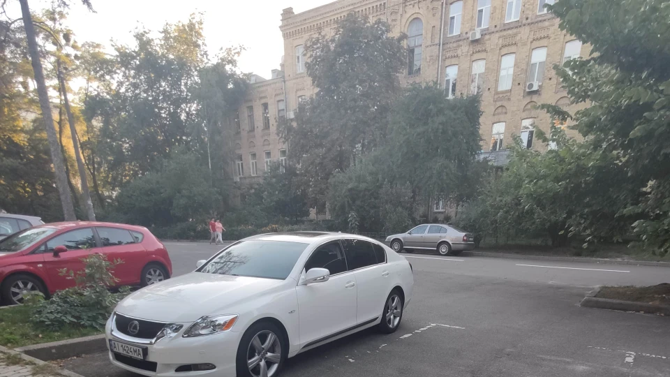 Lexus GS Не_Чорний 2