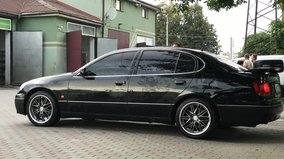 Lexus GS Royal Black 3