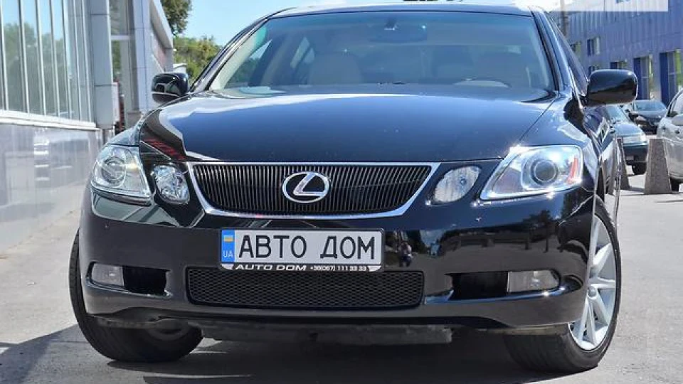 Lexus GS Захоплюючий