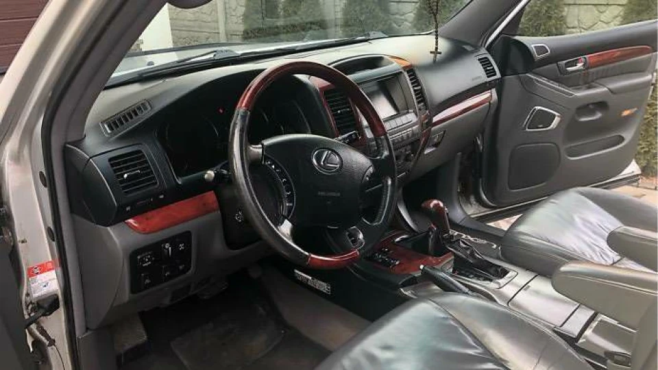 Lexus GX 2
