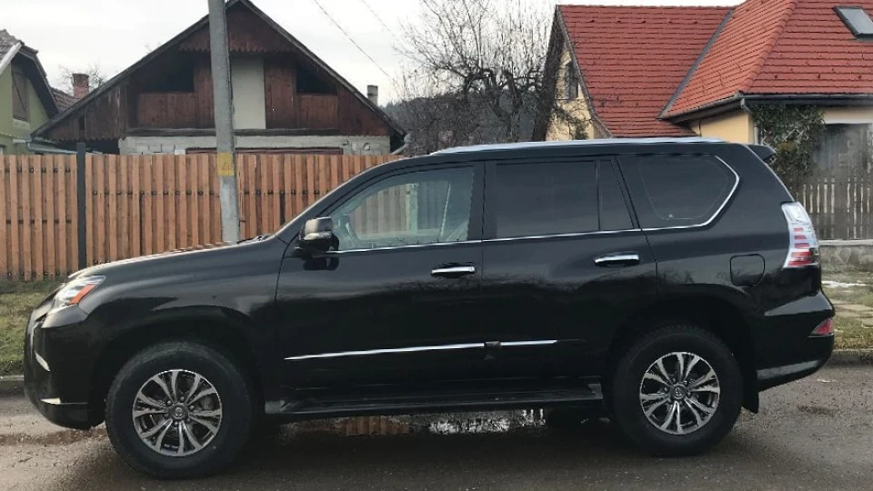 Lexus GX 3